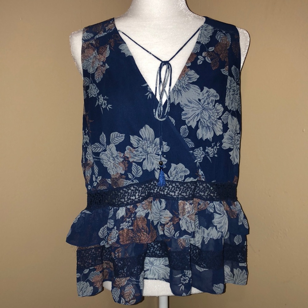 HIGHLINE COLLECTIVE WAVY  TOP SIZE M